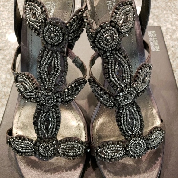 NIB Kenneth Cole Reaction Pewter Heels - Picture 3 of 8
